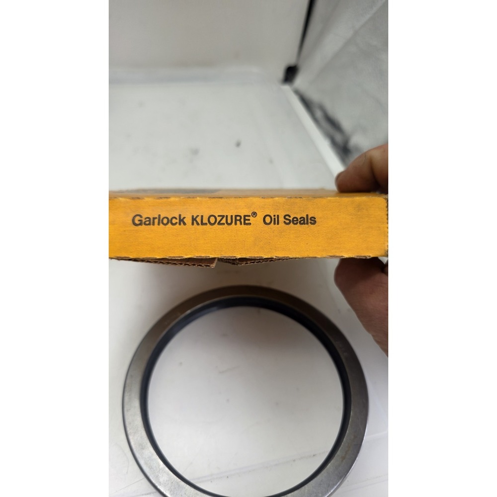 NEW OLD STOCK! GARLOCK KLOZURE OIL SEAL 53X2915 - Picture 3 of 8